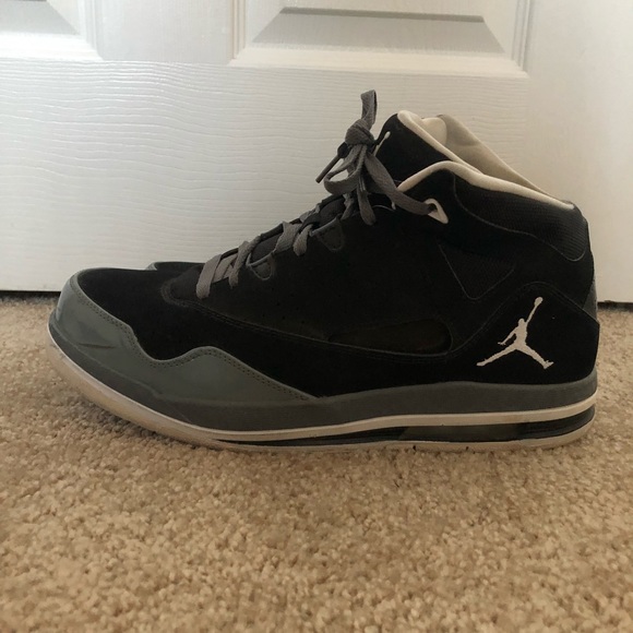 Men’s Jordan’s - Picture 3 of 3
